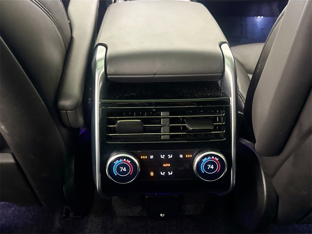 Used 2024 Land Rover Range Rover Long Wheelbase SE image 25