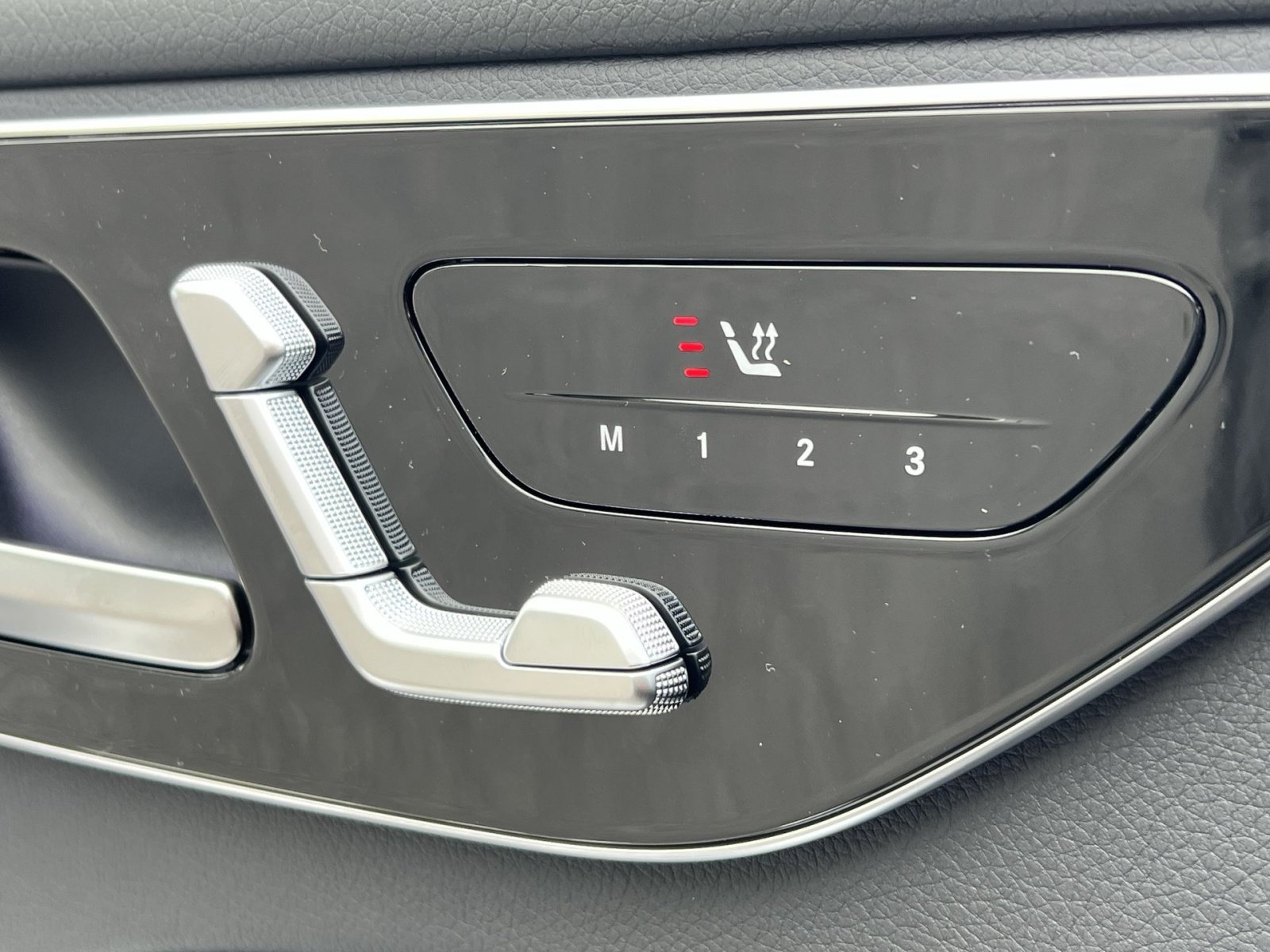New 2026 Mercedes-Benz C 300 4MATIC Sedan image 41