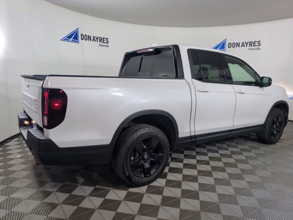 Certified 2024 Honda Ridgeline Black Edition image 9