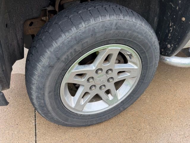 Used 2009 GMC Sierra 1500 SLT w/ All-Terrain Package image 3