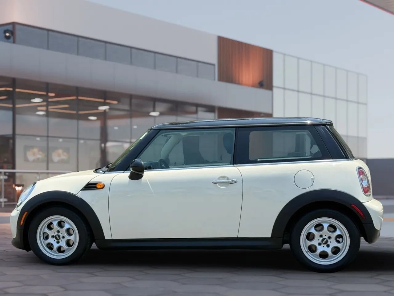 Used 2013 MINI Cooper Hardtop image 3