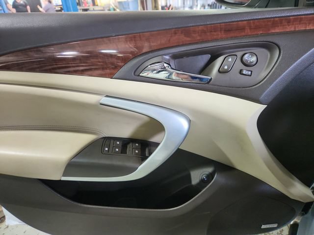 Used 2017 Buick Regal Premium w/ Driver Confidence Package #1 FWD image 20