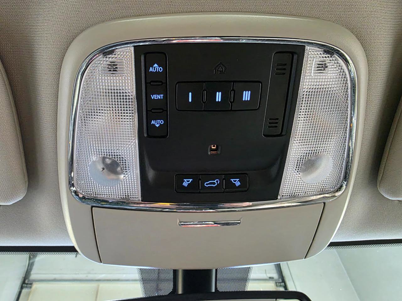 Used 2015 Dodge Durango Limited image 40