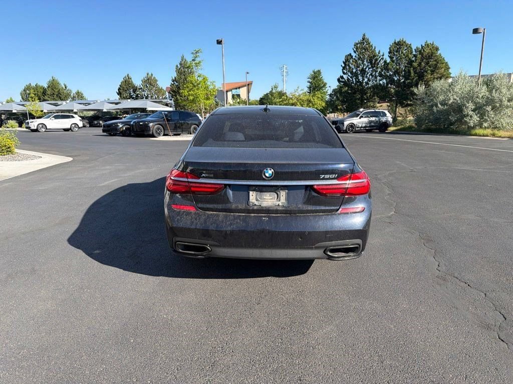 Used 2019 BMW 750i xDrive w/ Autobahn Package AWD/4WD image 4