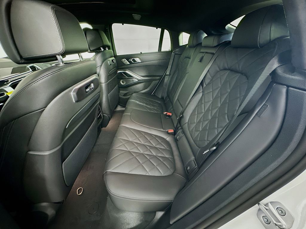 New 2026 BMW X6 M60i image 32