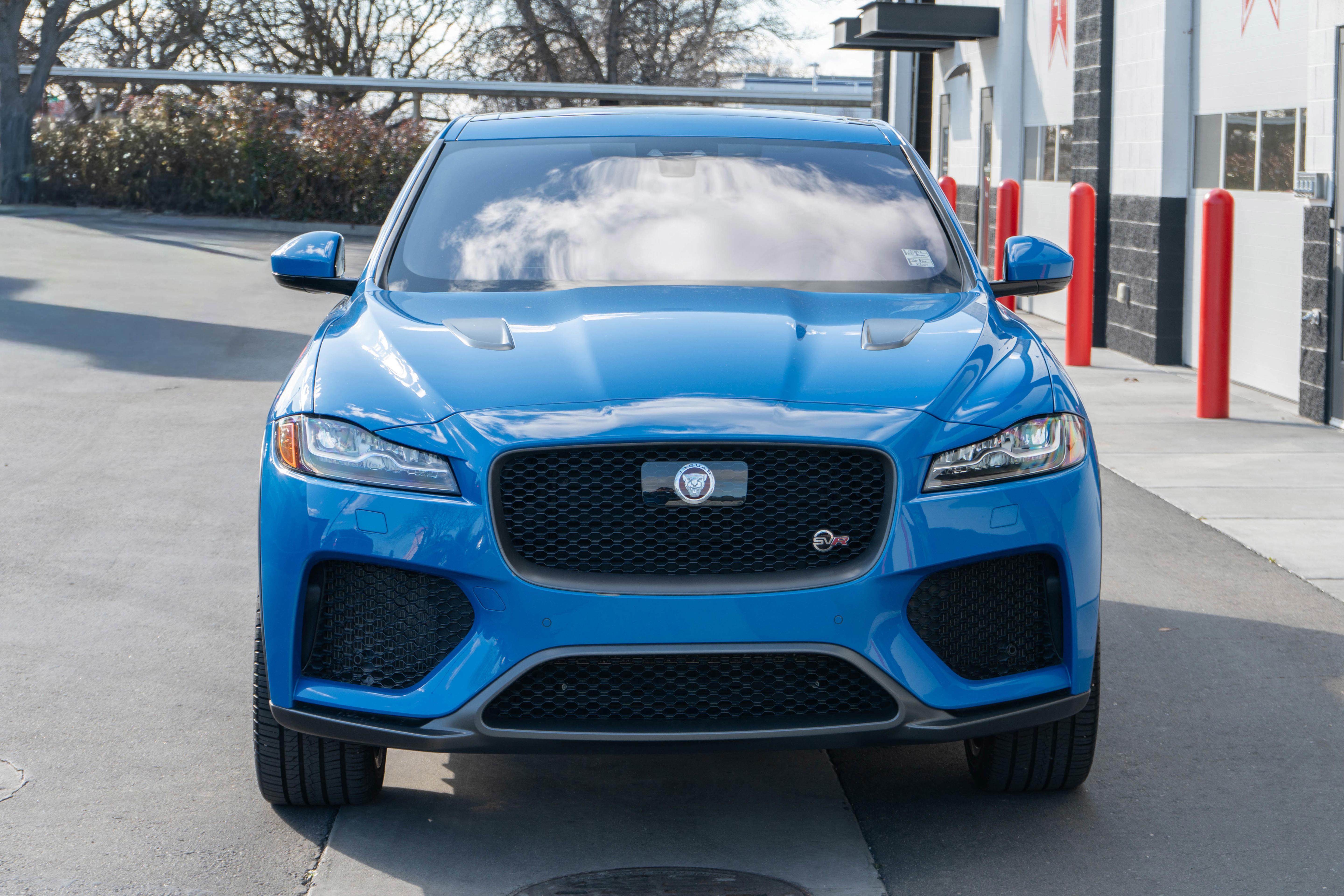 Used 2020 Jaguar F-PACE SVR image 31