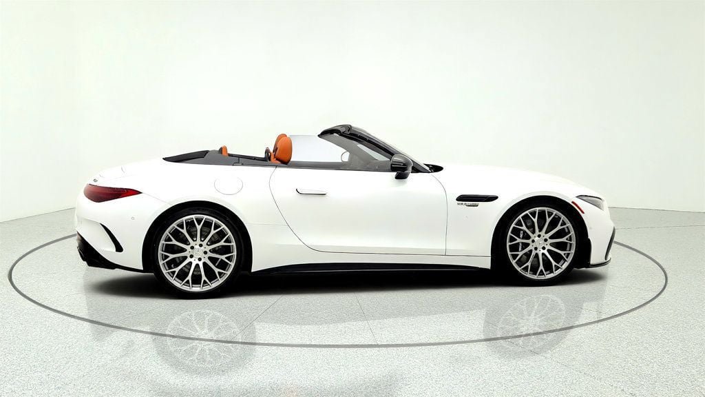 Used 2024 Mercedes-Benz SL 63 AMG 4MATIC image 4