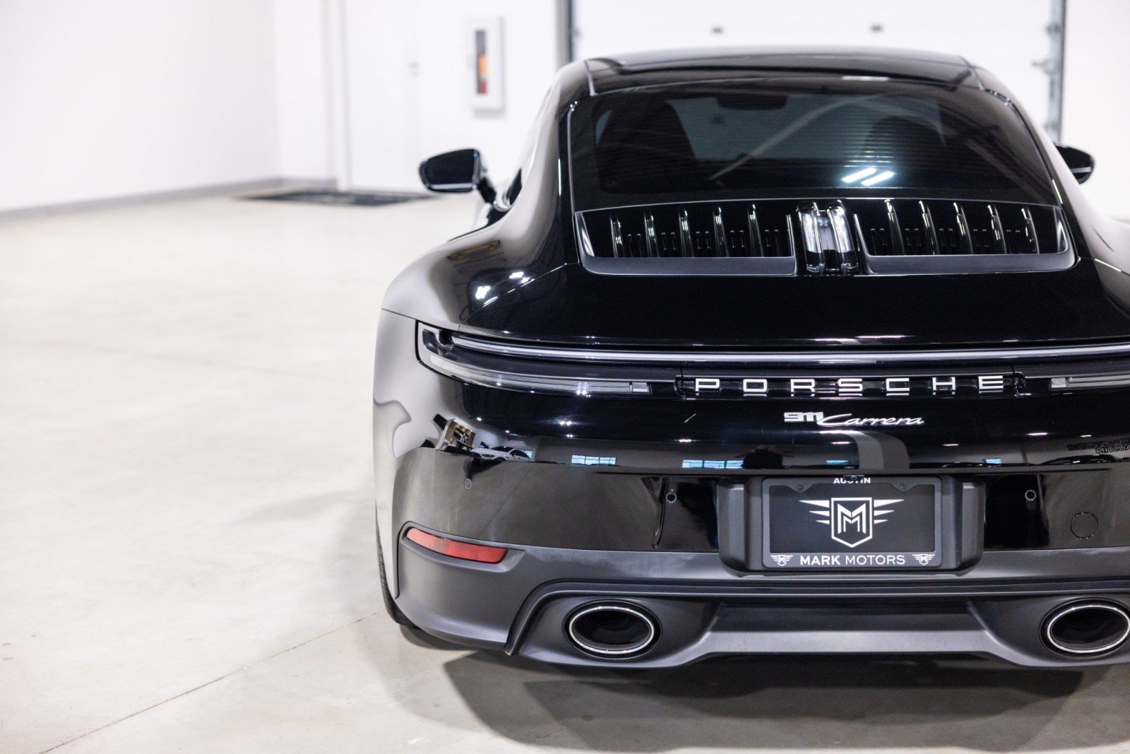 Used 2025 Porsche 911 Carrera RWD image 14