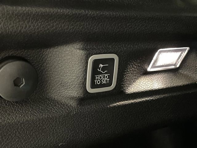 Used 2023 Jeep Grand Cherokee L Limited image 15