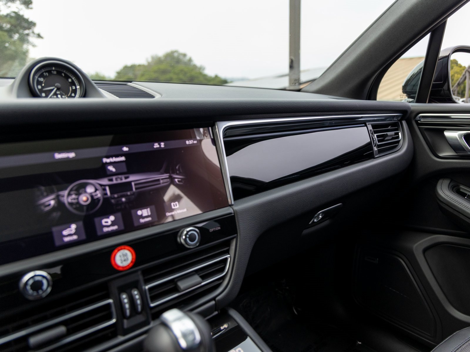 Certified 2025 Porsche Macan image 33