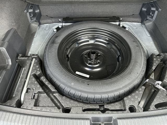 Used 2024 Volkswagen Tiguan SE AWD/4WD image 28