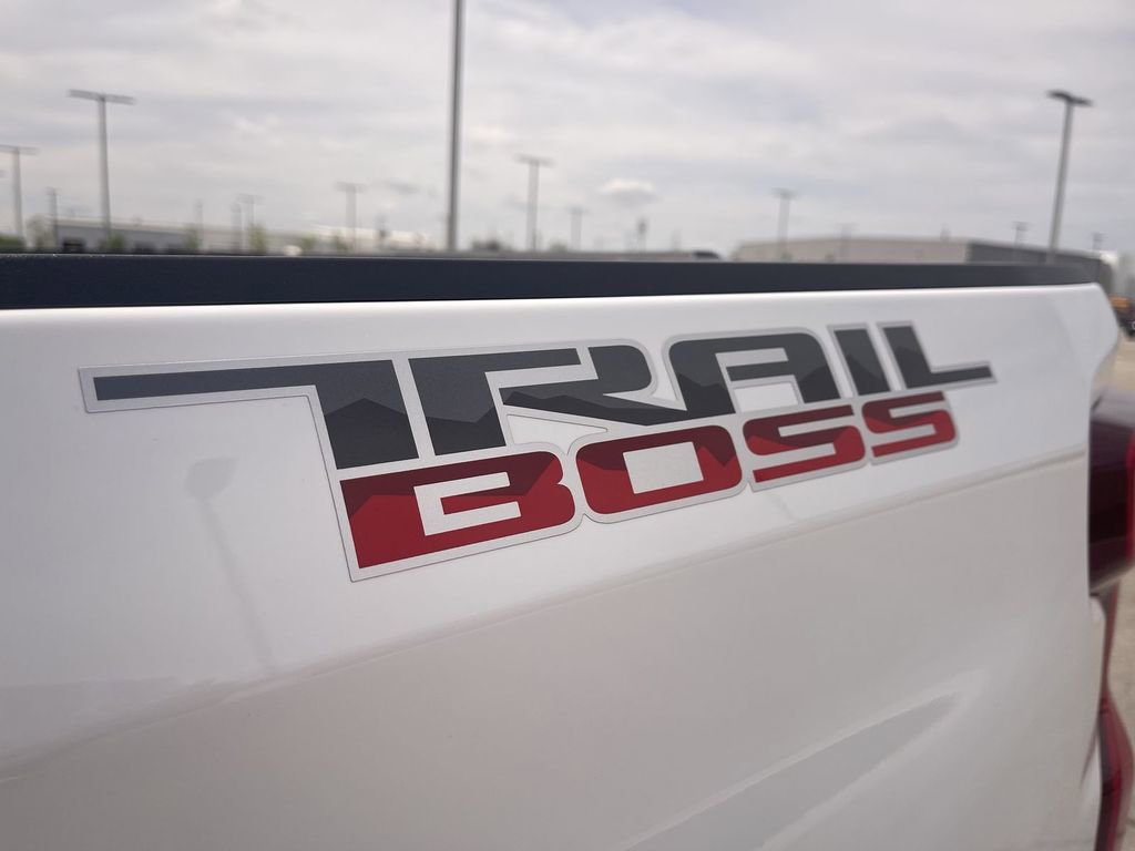 Used 2024 Chevrolet Silverado 1500 LT Trail Boss w/ LT Trail Boss Premium Package AWD/4WD image 13