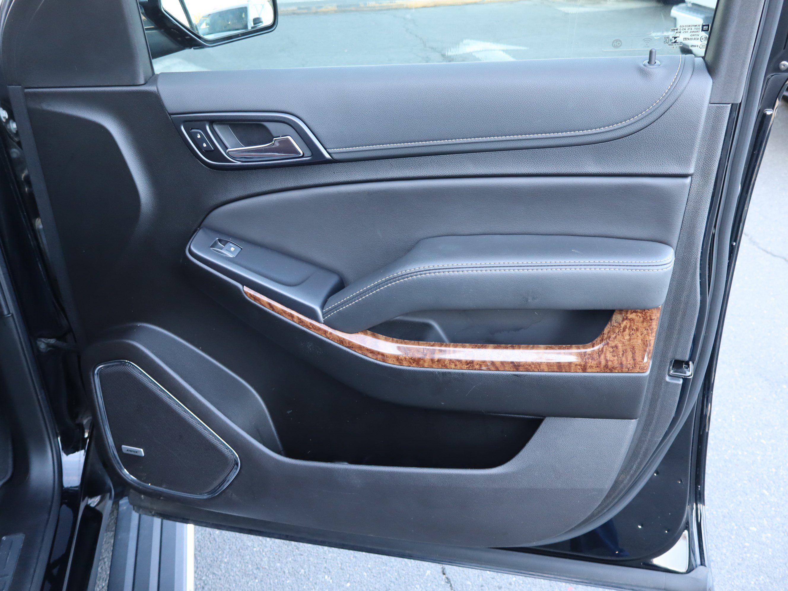 Used 2020 Chevrolet Suburban Premier w/ Premier Plus Edition image 40