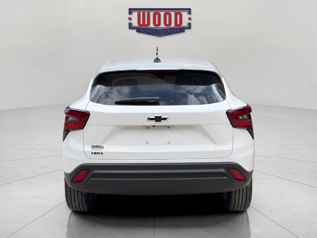 New 2026 Chevrolet Trax LS w/ LS Convenience Package FWD image 3