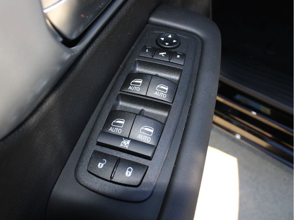 New 2026 Chrysler Pacifica Limited w/ S Appearance Package image 10