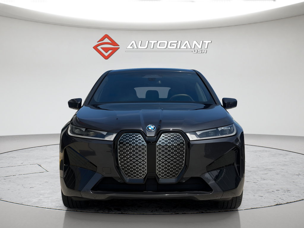 Used 2024 BMW iX xDrive50 w/ Sport Package AWD/4WD image 3