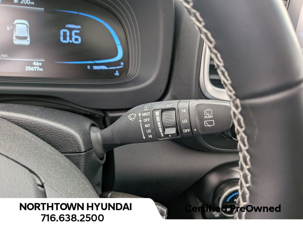 Certified 2023 Hyundai Venue SEL image 21