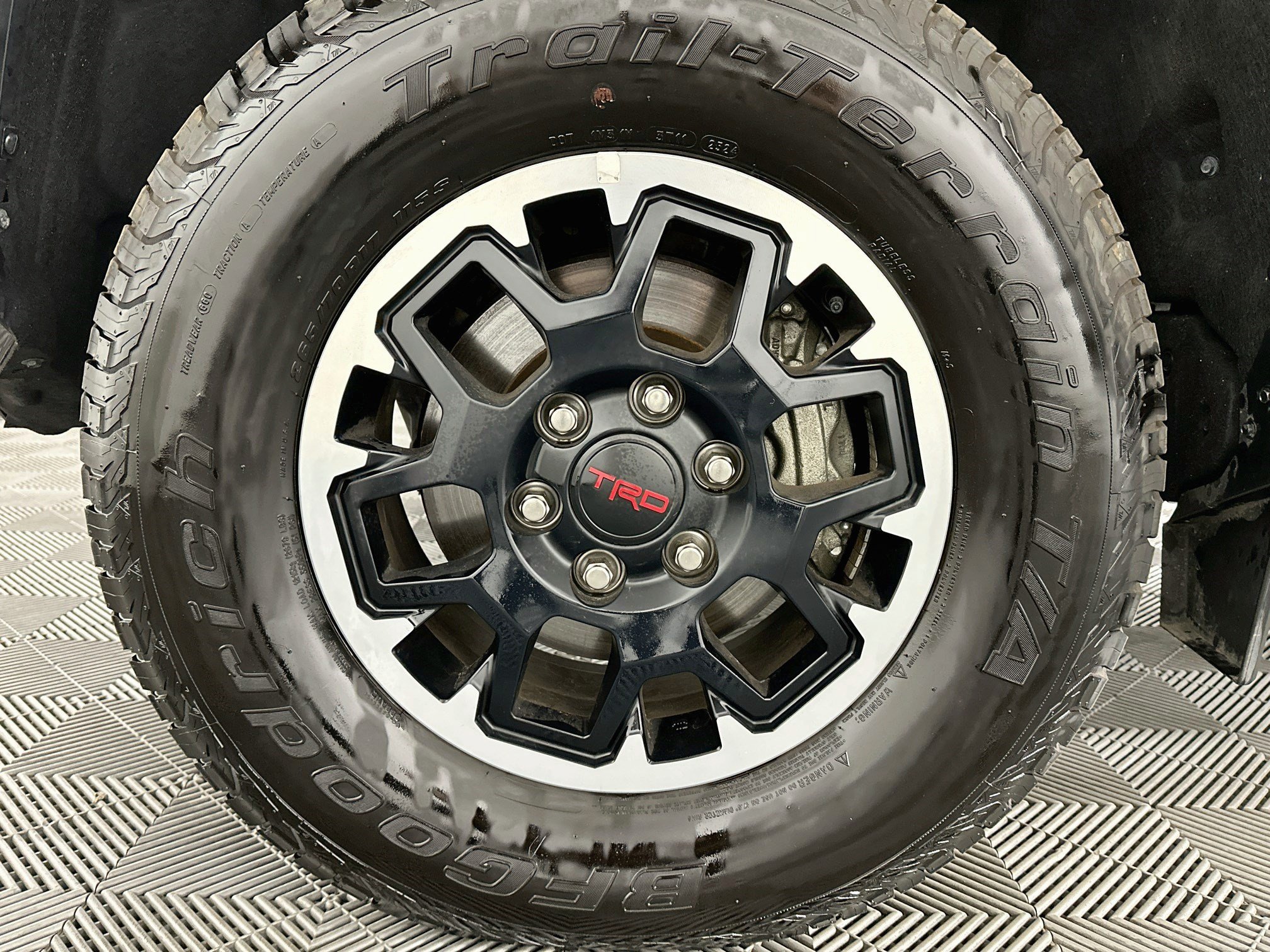 Used 2024 Toyota Tacoma TRD Off-Road w/ TRD Off Road Premium Package AWD/4WD image 35