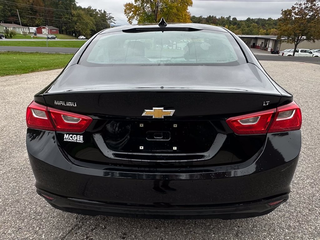 Used 2017 Chevrolet Malibu LT FWD image 4