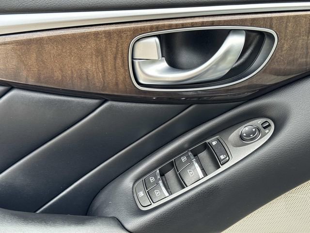 Used 2019 INFINITI Q50 Luxe w/ Essential Package (3.0T Luxe) AWD/4WD image 18