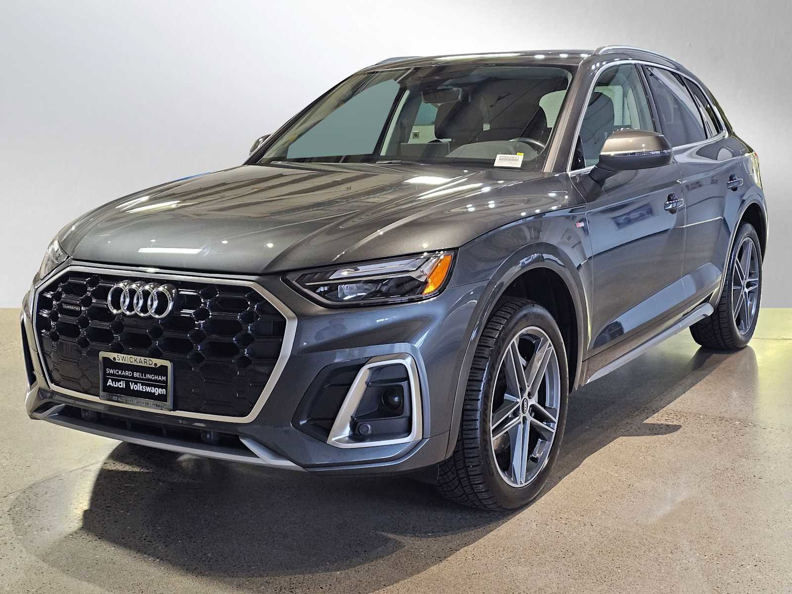 Used 2022 Audi Q5 e Premium Plus w/ Premium Plus Package image 3