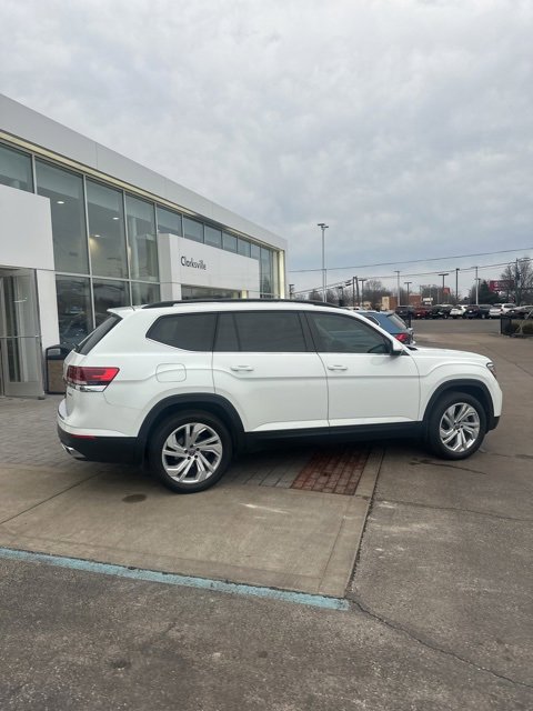 Used 2023 Volkswagen Atlas SE w/ Panoramic Sunroof Package image 8
