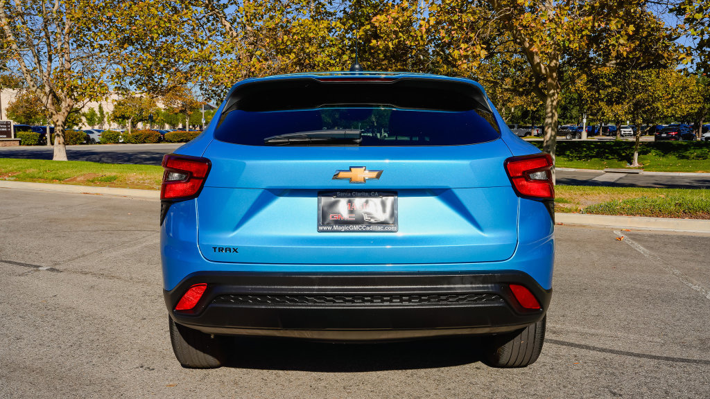 Used 2025 Chevrolet Trax LS FWD image 11