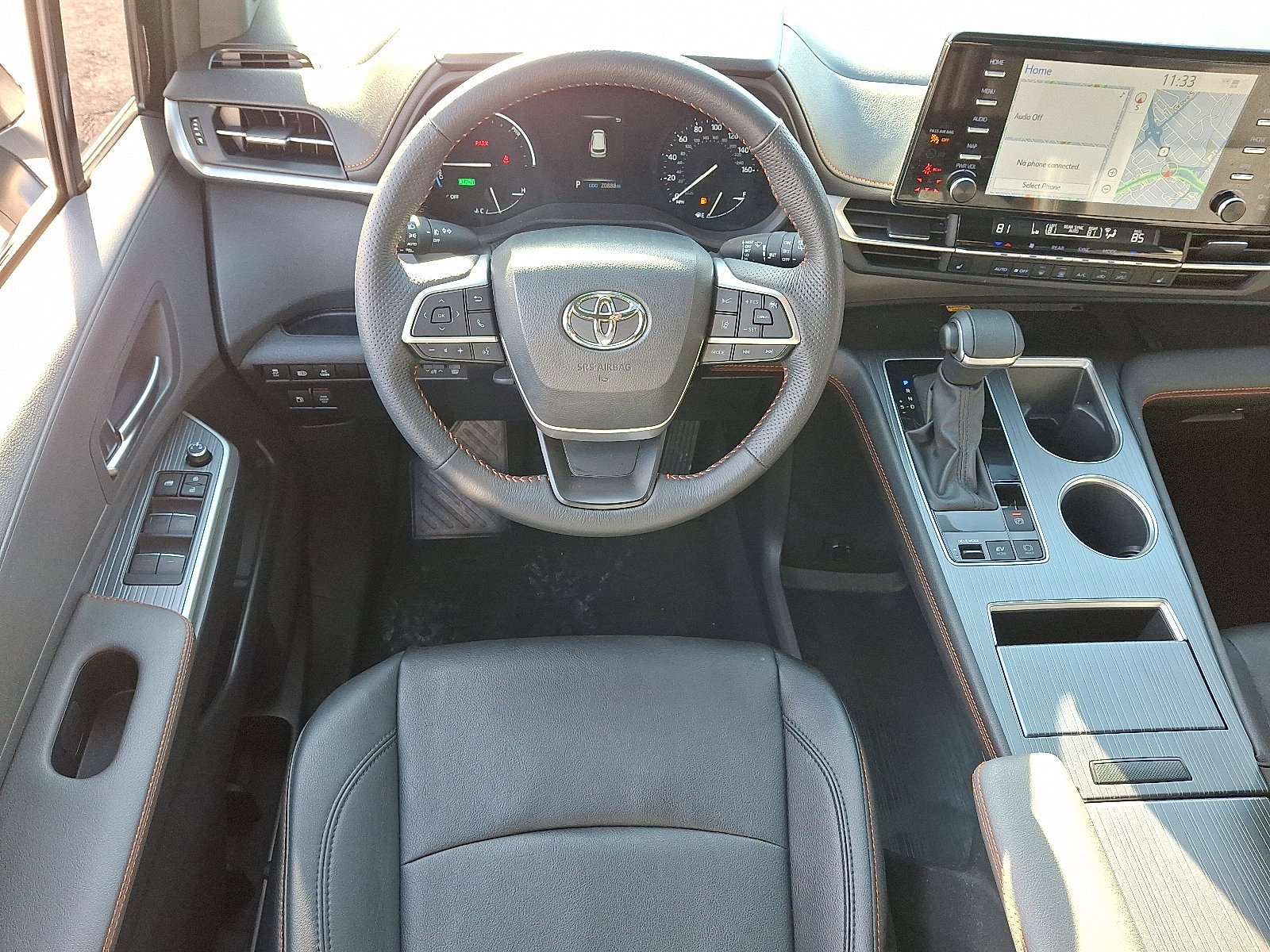 Used 2024 Toyota Sienna XSE w/ XSE Plus Package image 11