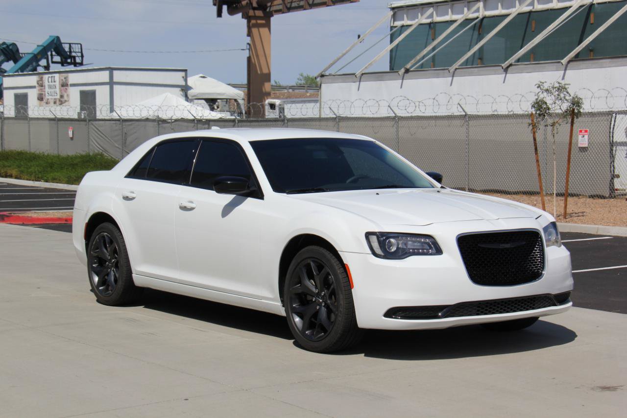 Used 2023 Chrysler 300 Touring w/ Sport Appearance Package RWD image 3