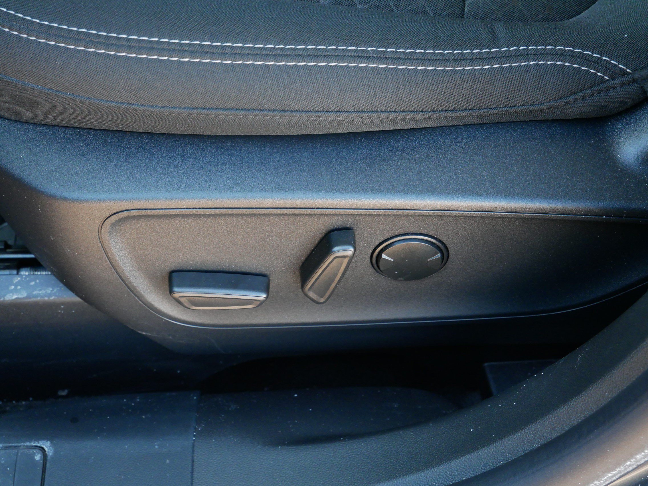 Used 2025 Ford Escape Active w/ Active Premium Tech Pack AWD/4WD image 19