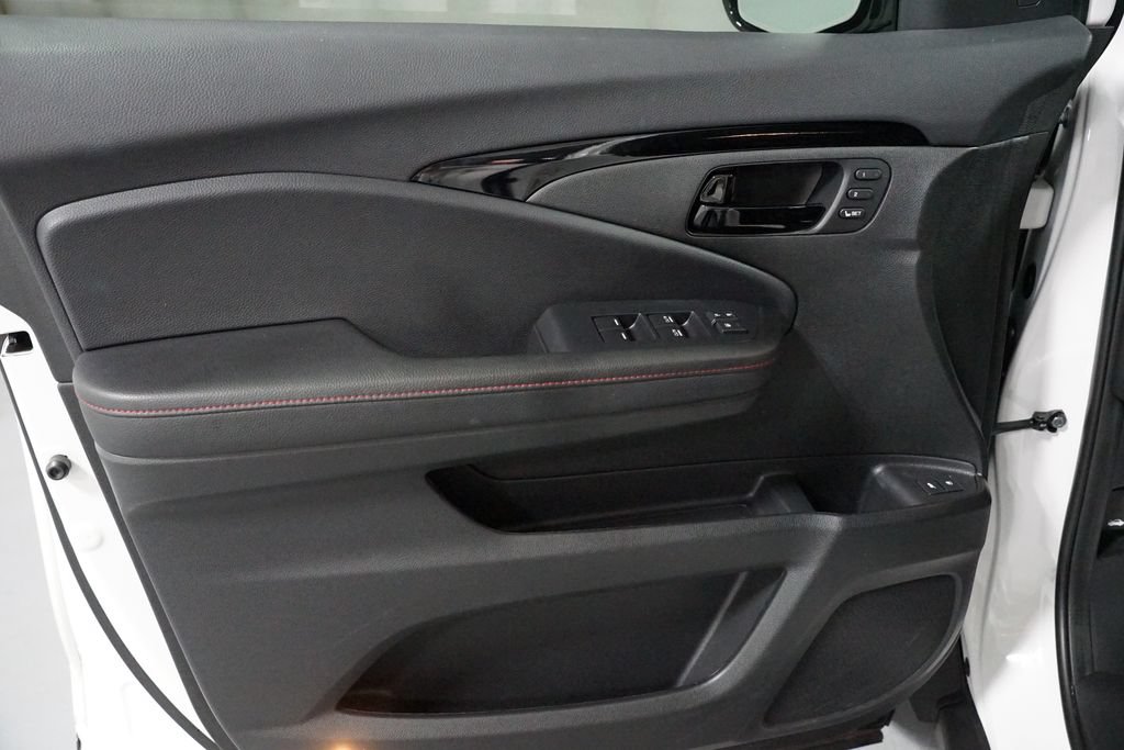 Used 2024 Honda Passport Black Edition image 29