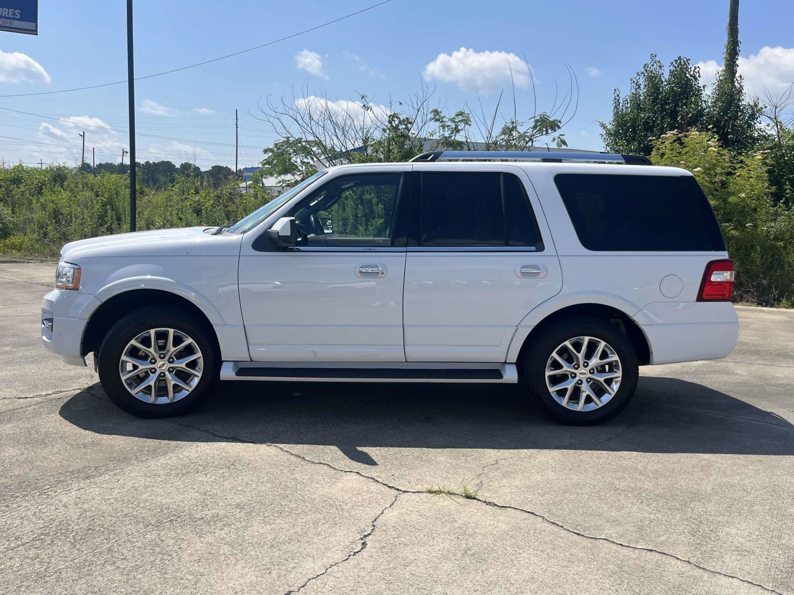 Used 2016 Ford Expedition Limited RWD image 10