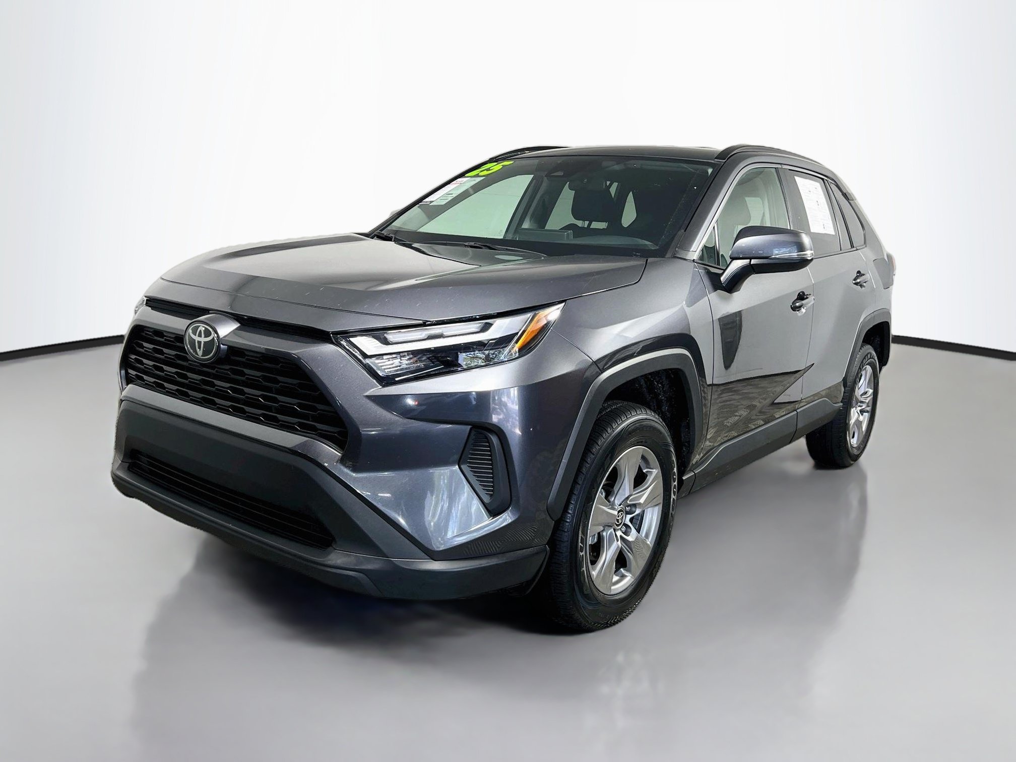 Used 2025 Toyota RAV4 XLE FWD image 10