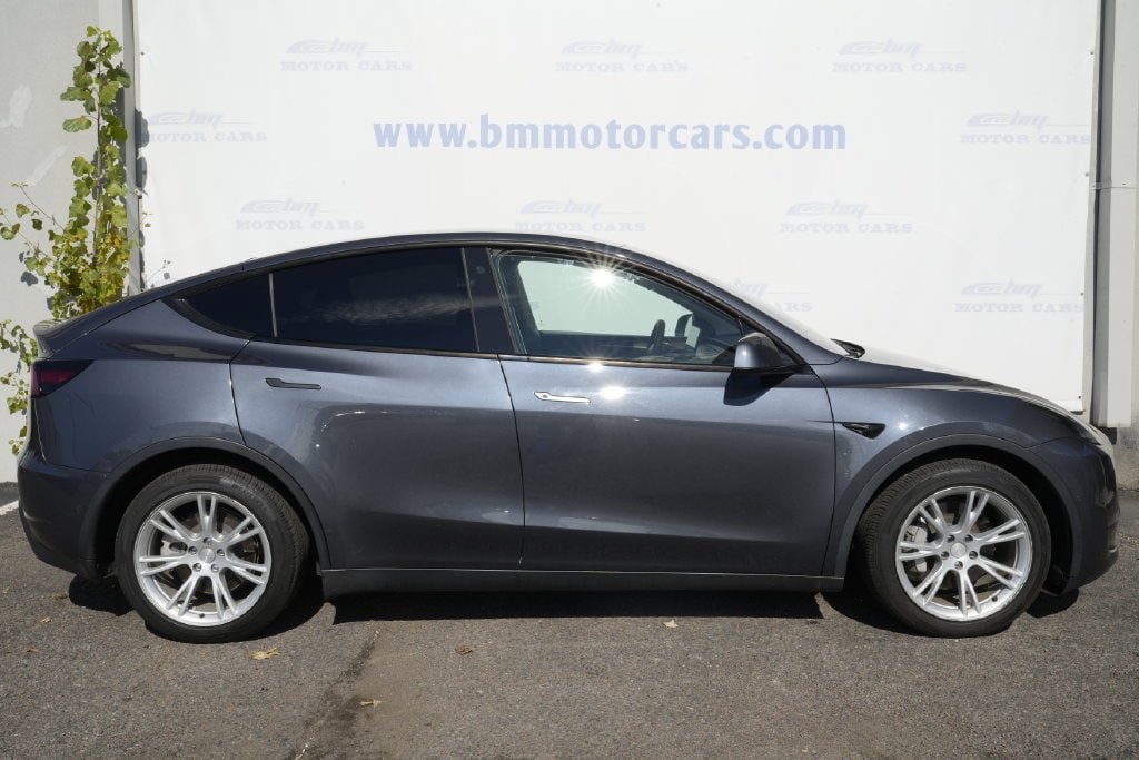 Used 2022 Tesla Model Y Long Range AWD/4WD image 7