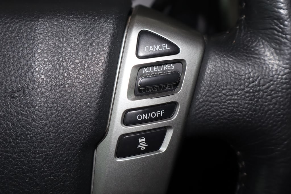 Used 2021 Nissan Titan SV w/ SV Convenience Package AWD/4WD image 19