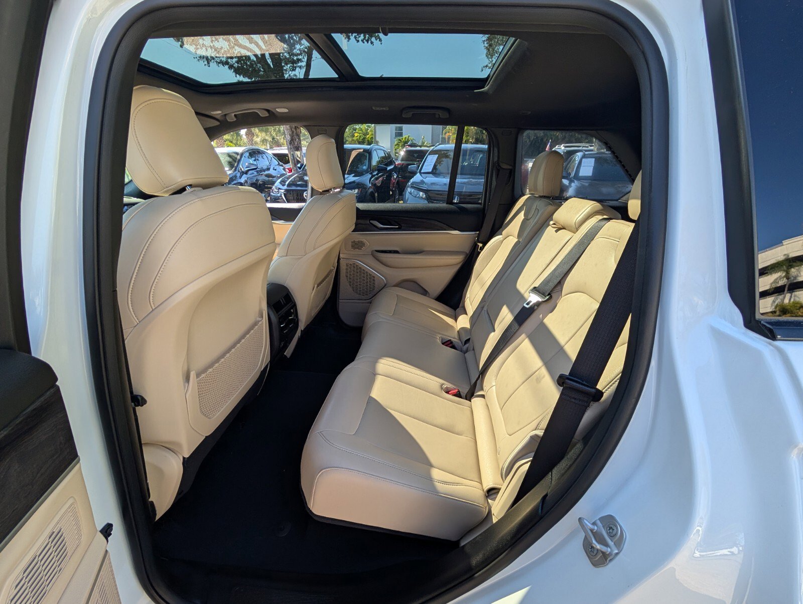 Used 2022 Jeep Grand Cherokee Limited 4xe image 12