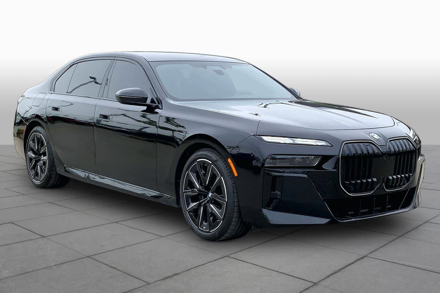 Certified 2024 BMW 760i xDrive w/ Executive Package AWD/4WD image 2