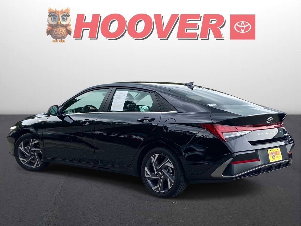 Used 2025 Hyundai Elantra Limited FWD image 8