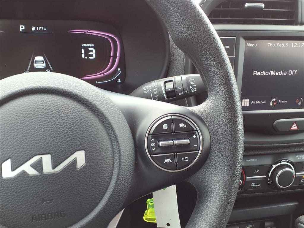 Used 2023 Kia Soul LX image 14