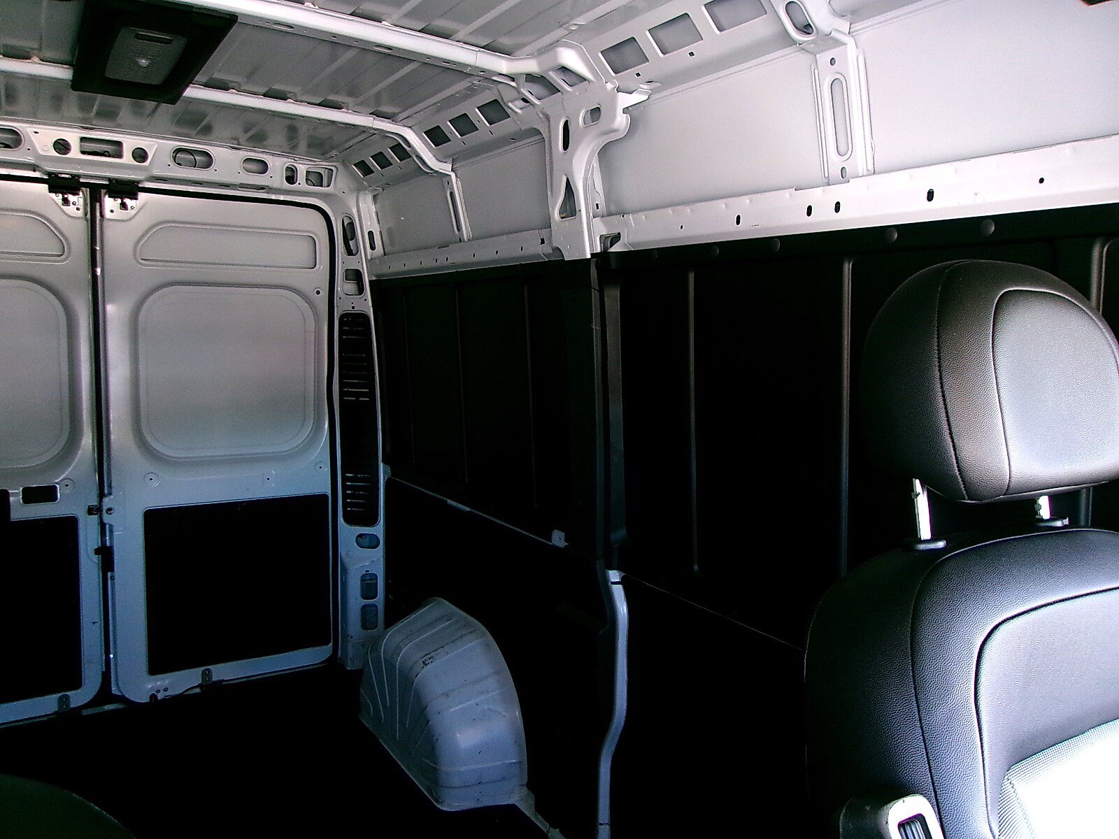 Used 2025 RAM ProMaster 2500 w/ Convenience Group FWD image 11