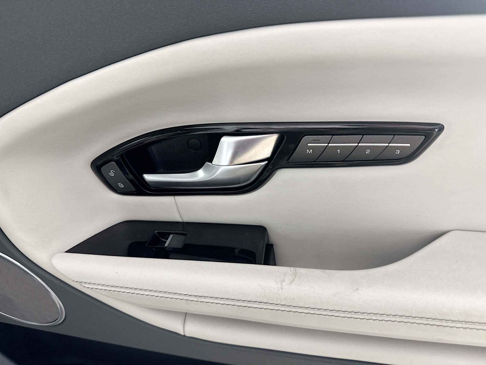 Used 2016 Land Rover Range Rover Evoque HSE image 31