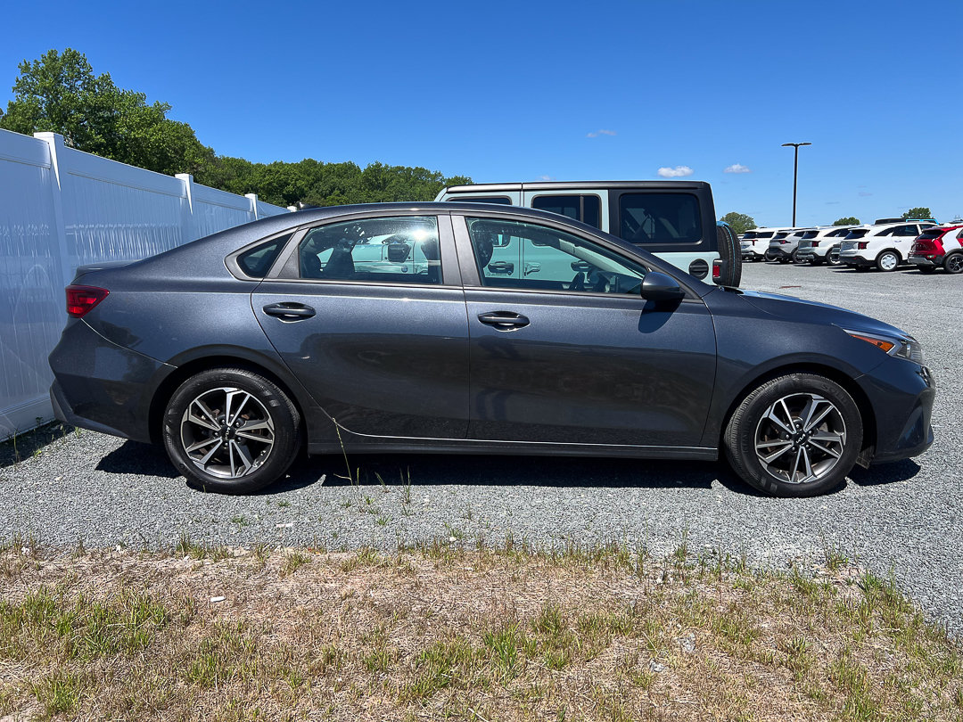 Used 2023 Kia Forte LXS FWD image 4