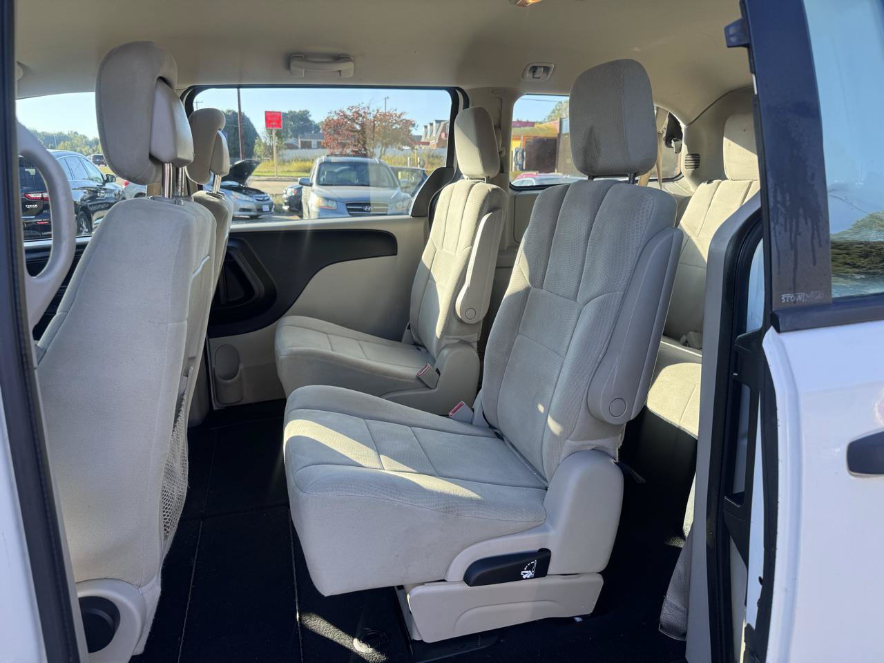 Used 2012 Dodge Grand Caravan American Value Package FWD image 11