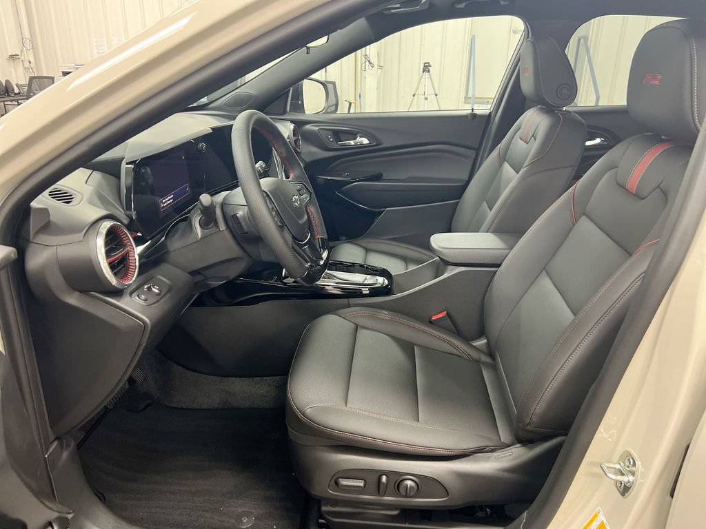 New 2026 Chevrolet Trax RS w/ Sunroof Package FWD image 20