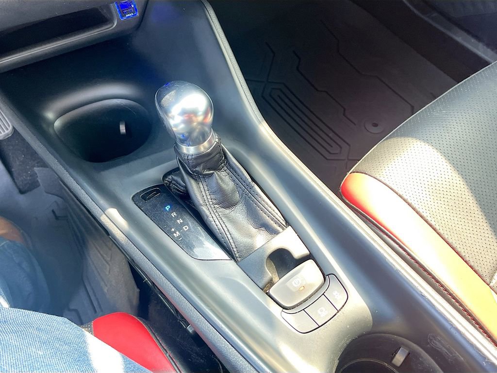 Used 2018 Toyota C-HR XLE FWD image 17