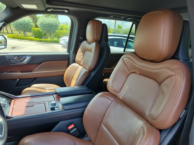 Certified 2023 Lincoln Navigator Reserve w/ Monochromatic Package AWD/4WD image 11