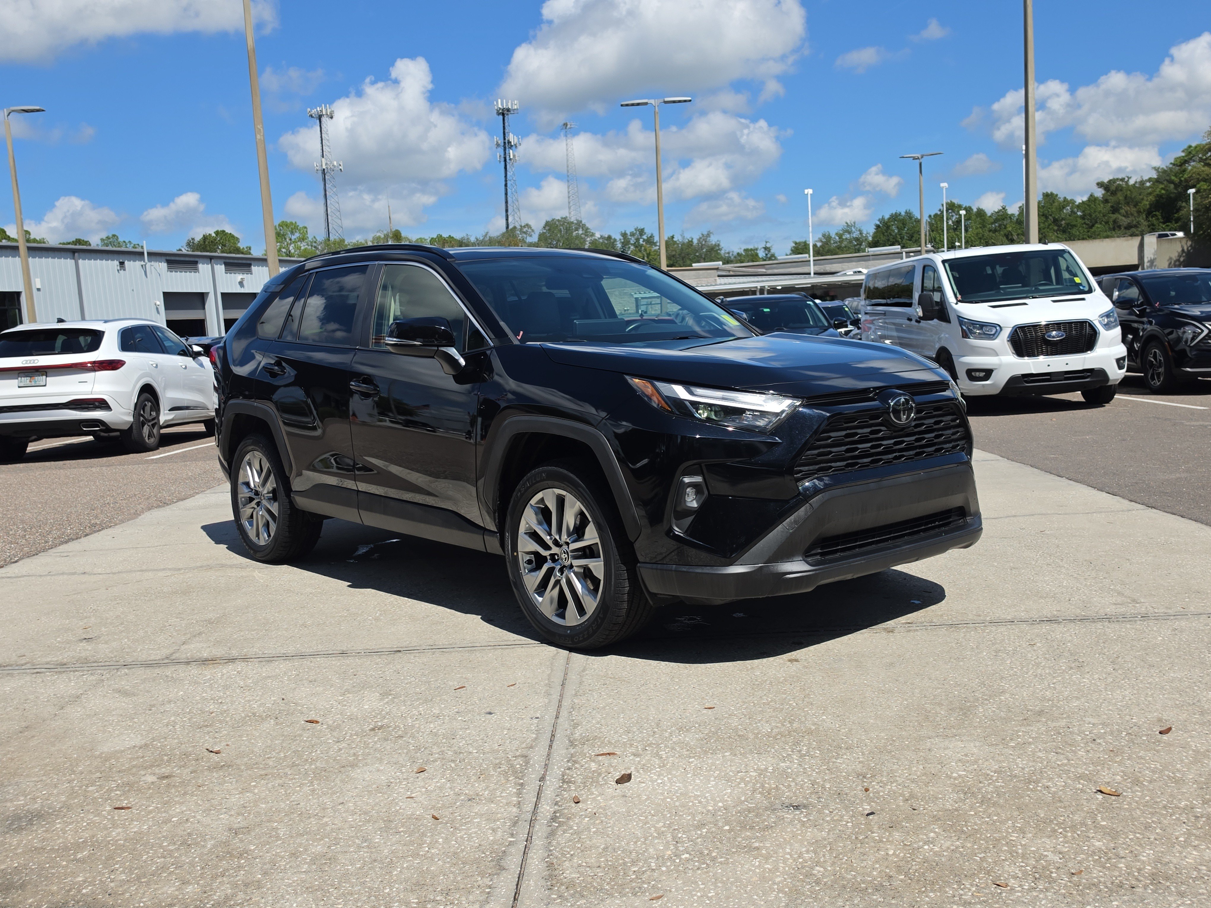 Used 2023 Toyota RAV4 XLE Premium FWD image 2