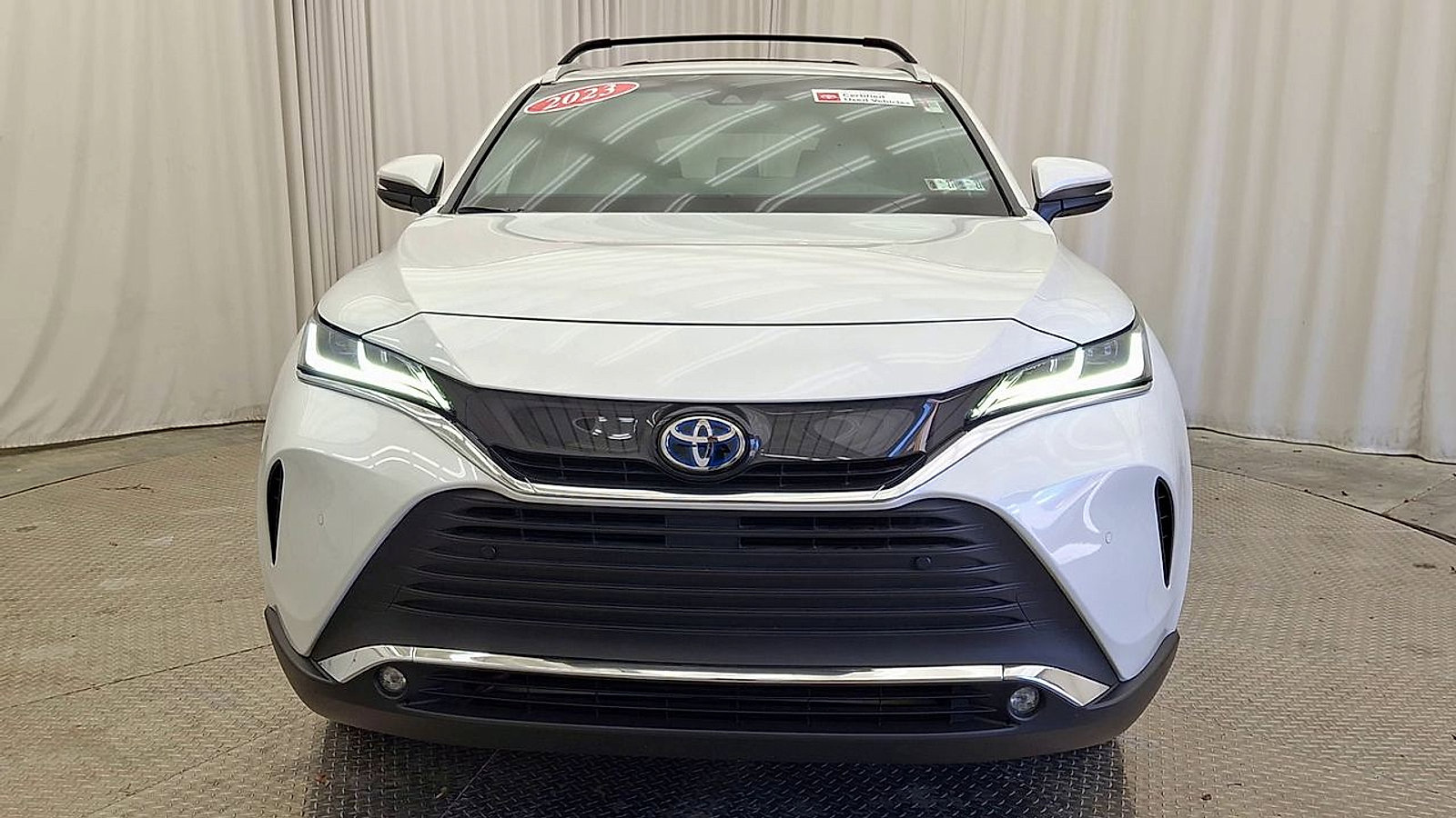 Certified 2023 Toyota Venza XLE image 6