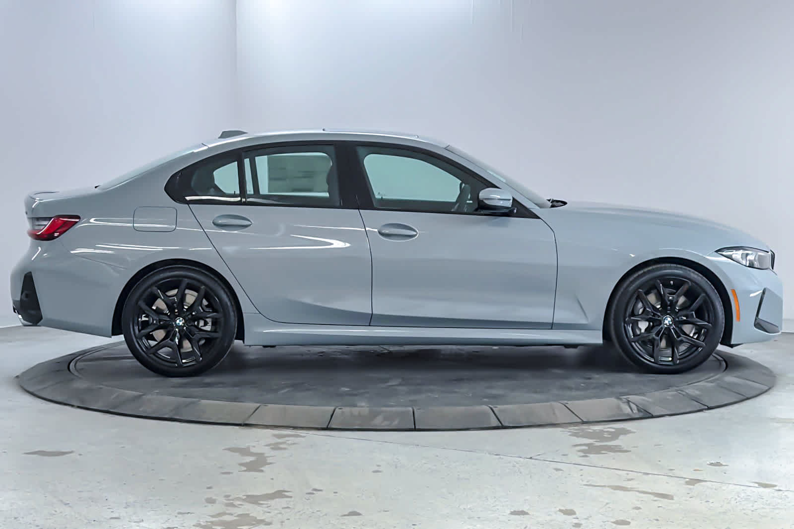 New 2026 BMW 330i xDrive Sedan w/ M Sport Package AWD/4WD image 8