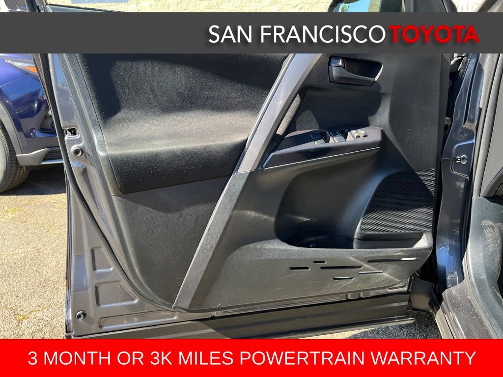 Used 2017 Toyota RAV4 LE image 31